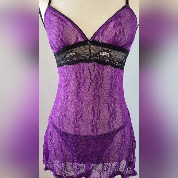 Lace Babydoll with Matching Thong - Picture 2 of 6